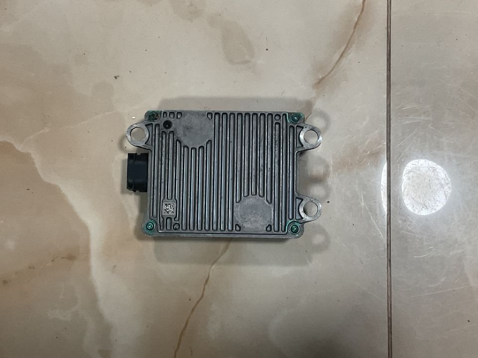 6631-6888029-01 BMW G30 G31 RADAR BEYNİ ÇIKMA ORJİNAL