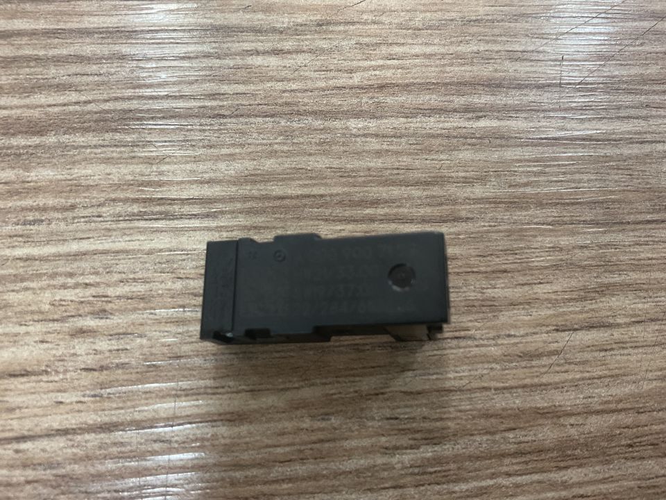 A0009007129 MERCEDES W192 W206 AMBİYANS AYDINLATMASI ÇIKMA ORJİNAL