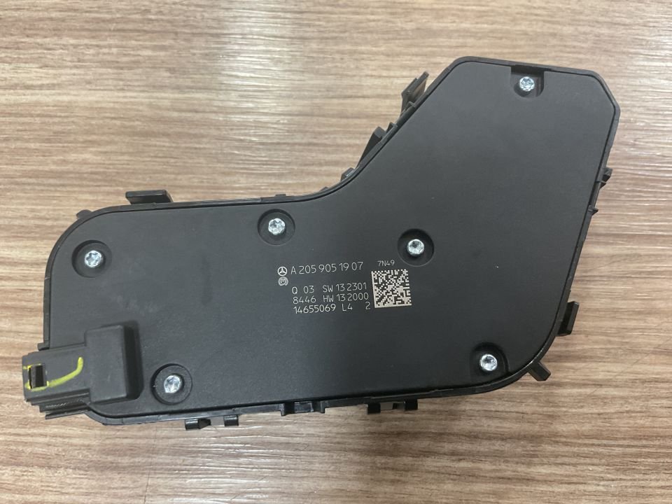 A2059051907 MERCEDES W205 SOL KAPI KOLTUK AYAR DÜĞMESİ SIFIR ORJİNAL