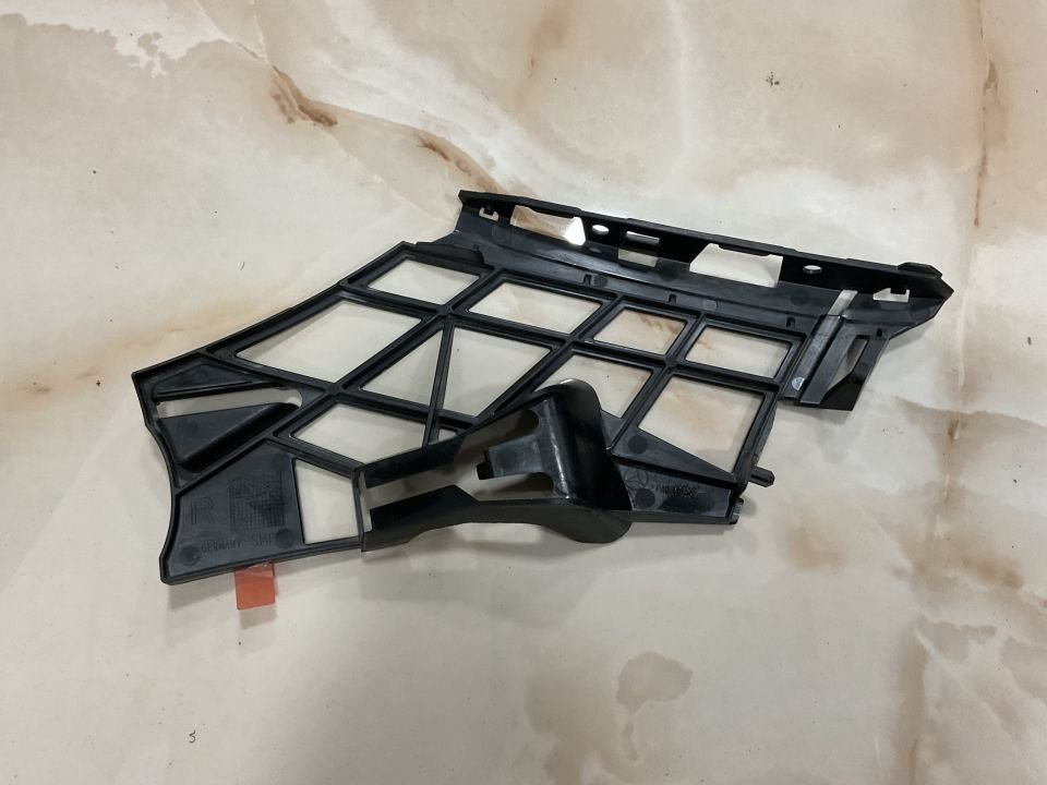A2468852021 MERCEDES W246 SAĞ ÖN TAMPON BRAKETİ SIFIR ORJİNAL