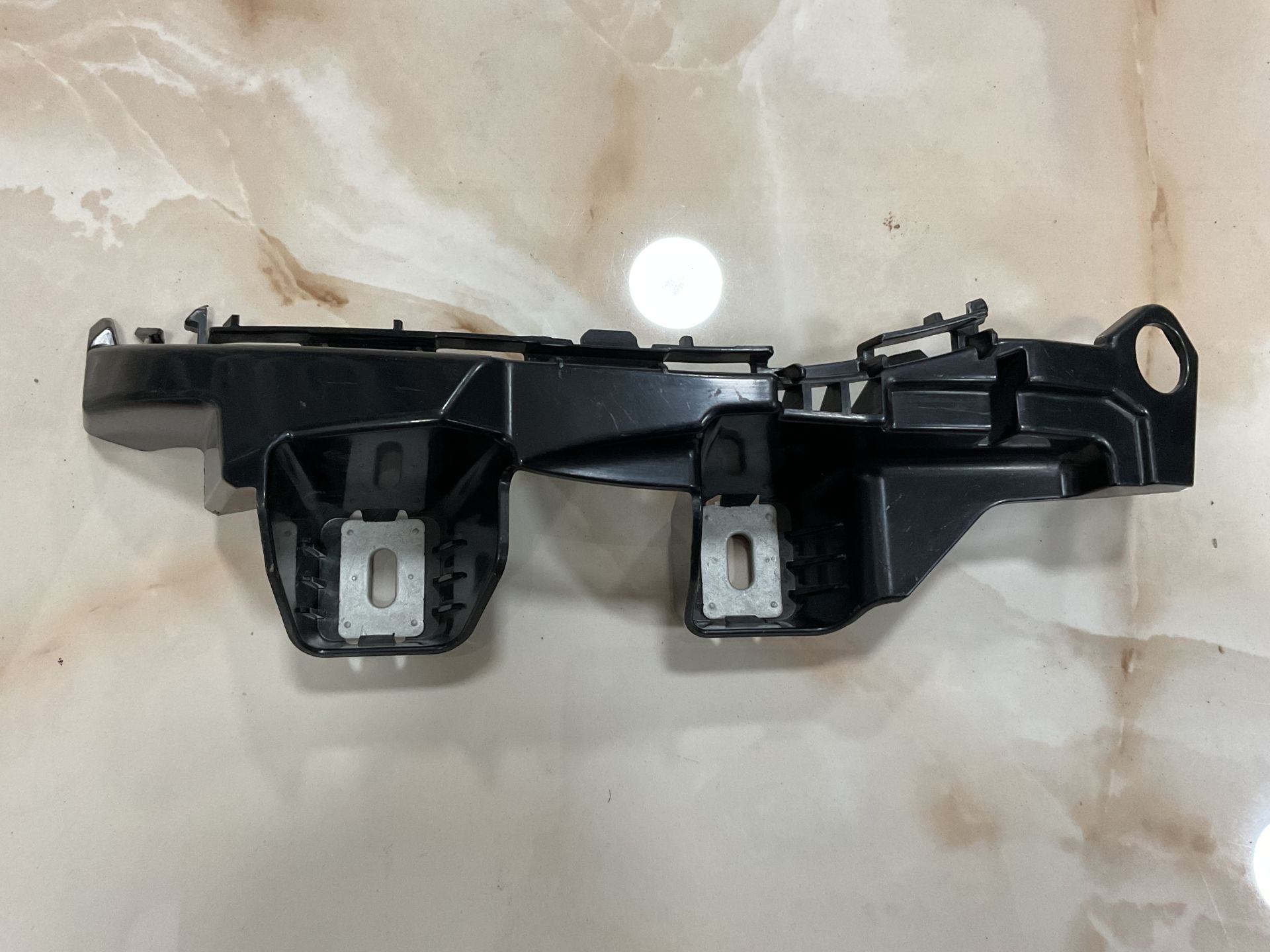 A2058850365 MERCEDES W205 205 C180 SOL ARKA TAMPON BRAKETİ SIFIR ORJİNAL