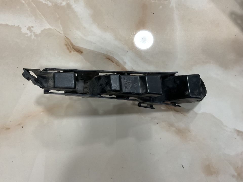 A2058800603 MERCEDES W205 C180 SAĞ ARKA TAMPON BRAKETİ ÇIKMA ORJİNAL