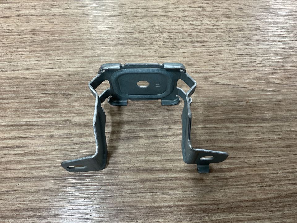 A2048871214 MERCEDES X204 GLK SAĞ KAPUT BRAKETİ SIFIR ORJİNAL