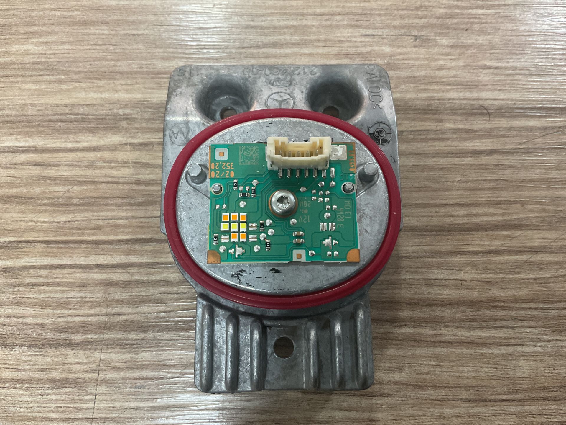A2059067604 MERCEDES W205 SOL SİNYAL LED BEYNİ ÇIKMA ORJİNAL
