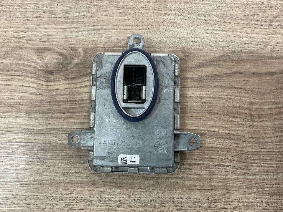 63127296090 7296090 BMW F01 F02 F03 +LCİ F10 F11 LCİ F18 LCİ E89 F30 F31 F34 F35 ZENON FAR BEYNİ ÇIKMA ORJİNAL