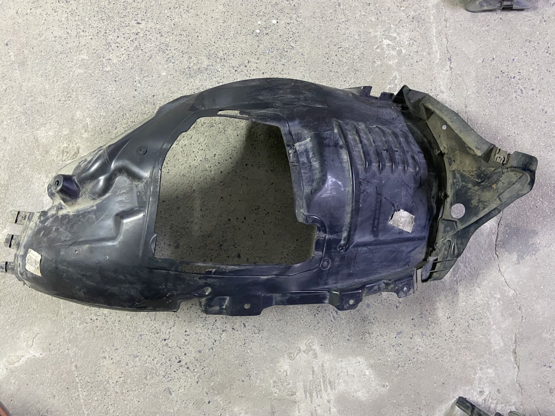 A2056903201 MERCEDES W205 C180 C200 SAĞ ÖNÜN ÖNÜ DAVLUMBAZ ÇIKMA ORJİNAL