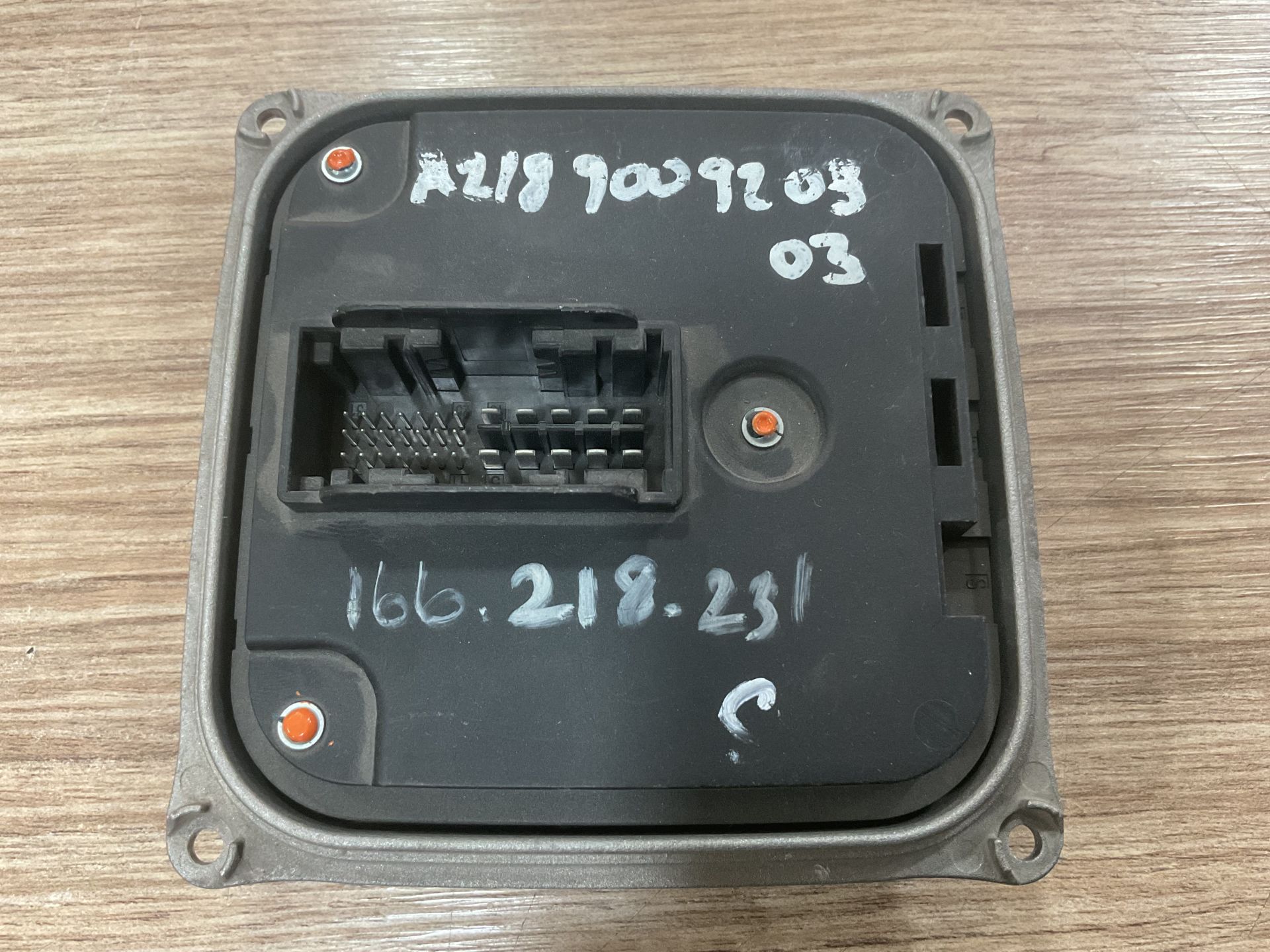 A2189009203 MERCEDES W218 W166 W231 SOL LED FR BEYNİ ÇIKMA ORJİNAL