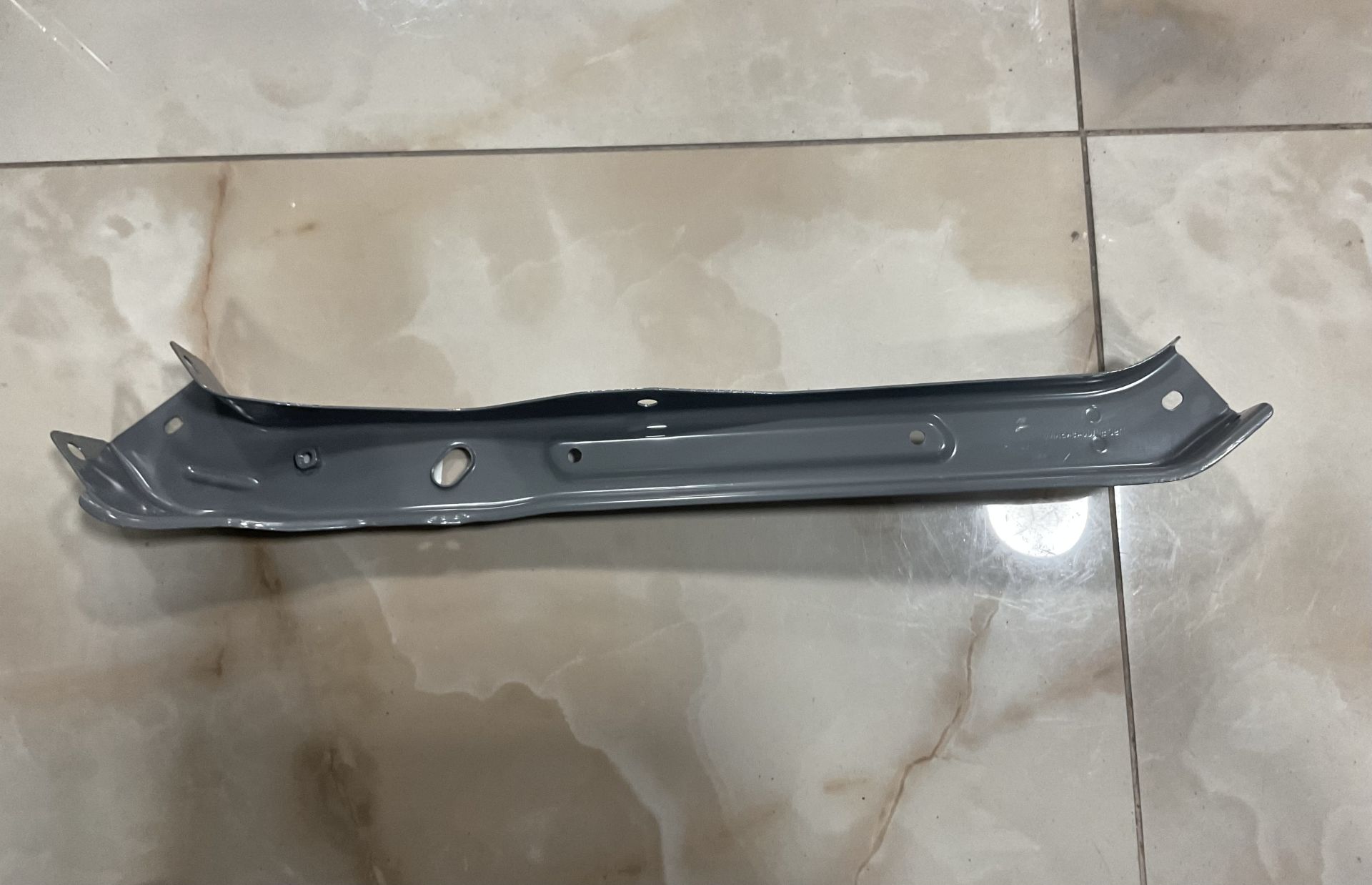 501004906AADYJ CHERY OMODA 5 ÖN SAĞ FAR ÜST PANEL SACI SIFIR ORJİNAL