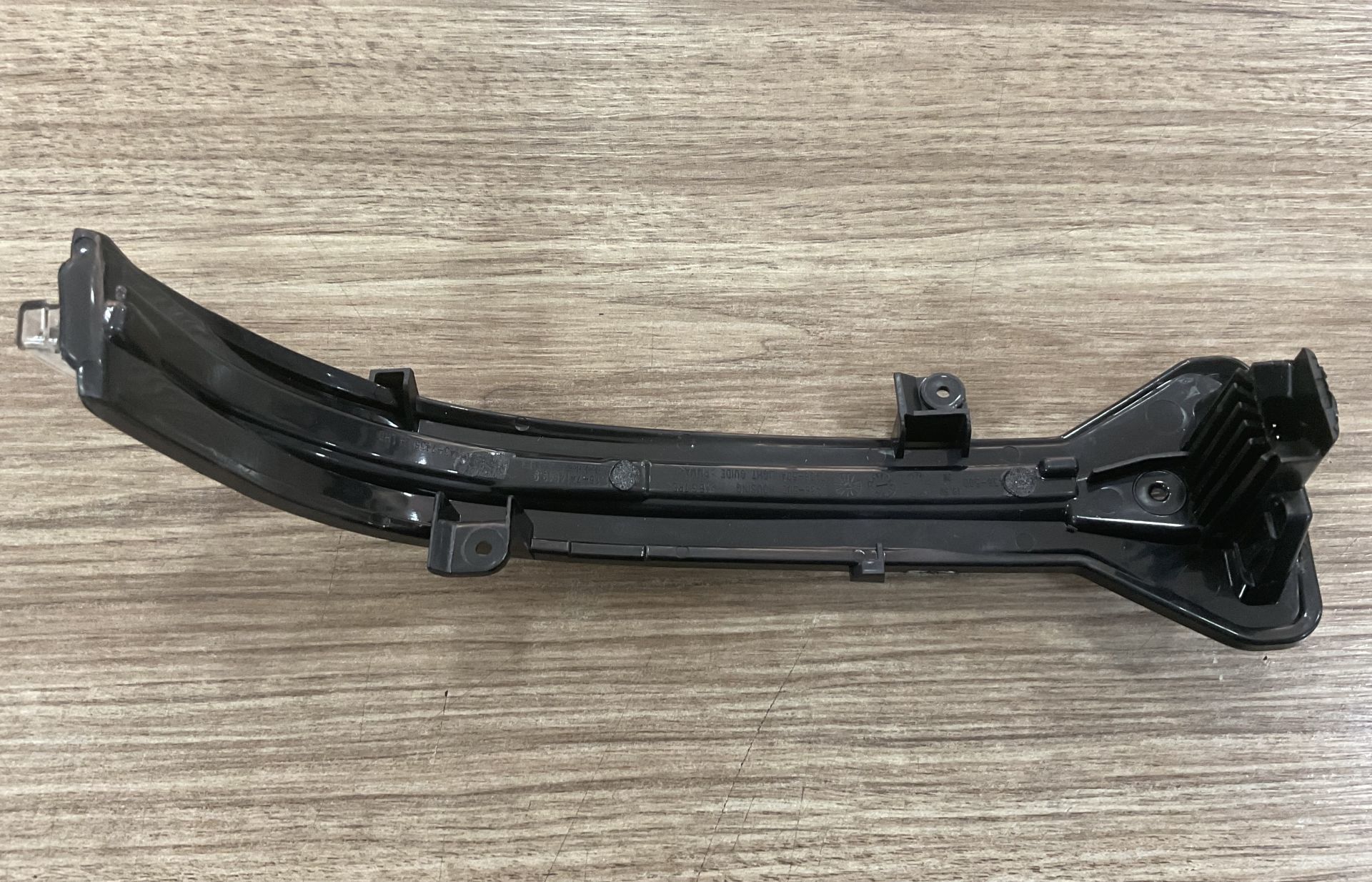 7414649 BMW G30 G31 F90 SOL AYNA SİNYALİ SIFIR Y.S