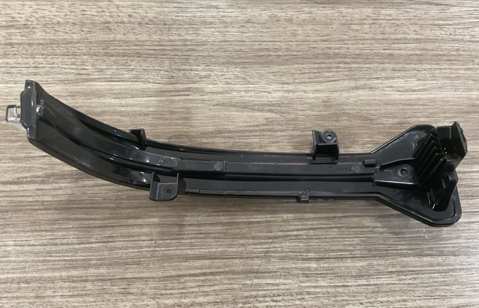 7414649 BMW G30 G31 F90 SOL AYNA SİNYALİ SIFIR Y.S