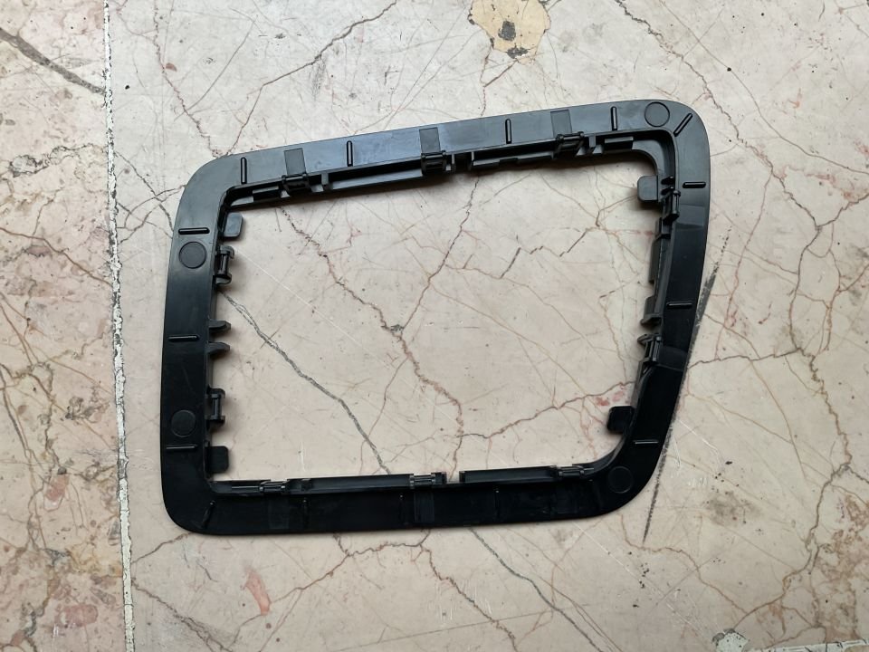 A4638814200 MERCEDES G W463 W465 SAĞ SİNYAL LAMBASI ÇERÇEVESİ SIFIR ORJİNAL