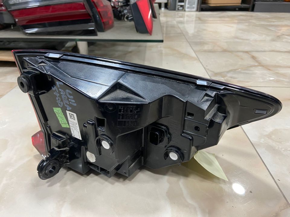 63219465351 9465351 BMW X1 U11 SOL ARKA DIŞ STOP ÇIKMA ORJİNAL