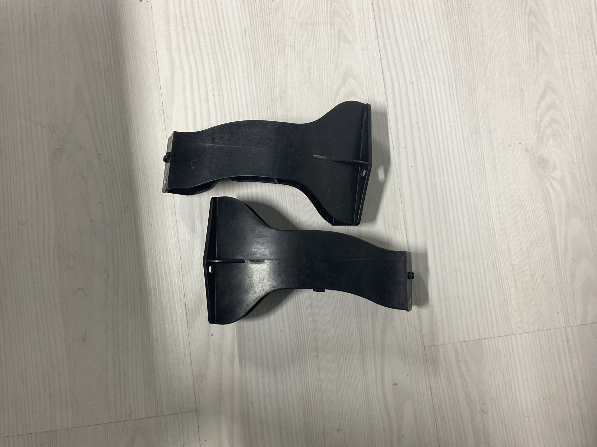 A4478850914 A4478850814 MERCEDES W447 SAĞ SOL KİLİT TUTUCU SIFIR ORJİNAL(ADET FİYATIDIR)