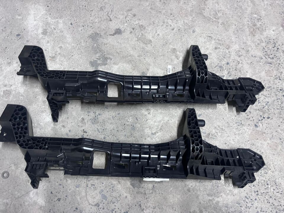 A4475040400 MERCEDES VİTO W447 447 RADYATÖR SOL YAN AYAK SIFIR ORJİNAL