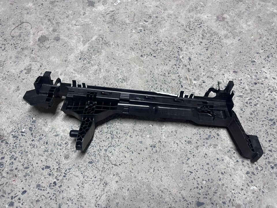 A4475040200 MERCEDES VİTO W447 447 RADYATÖR SAĞ YAN AYAK SIFIR ORJİNAL