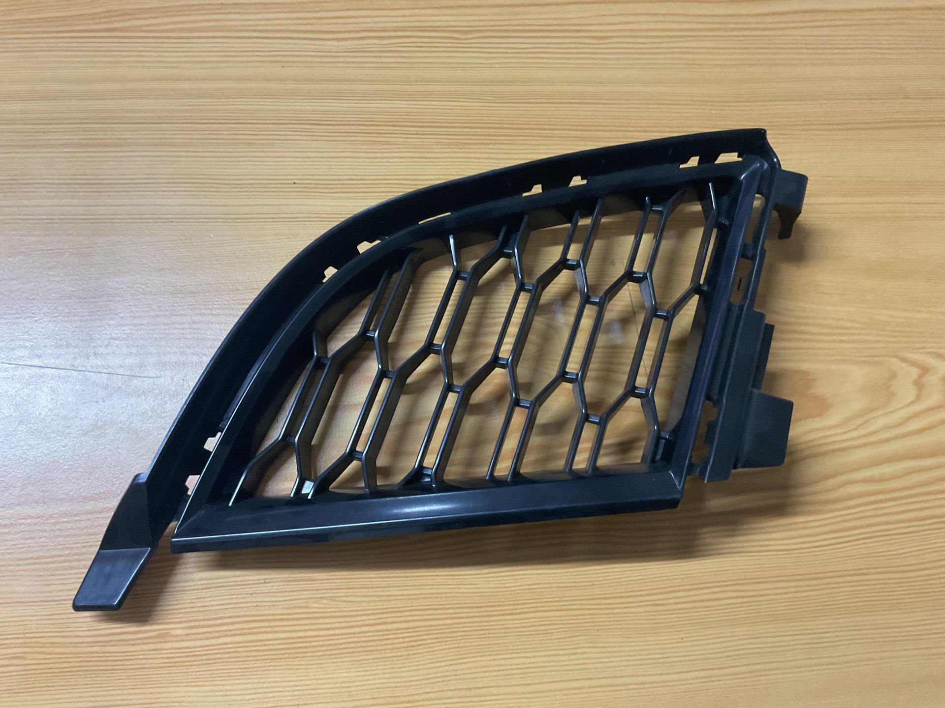 51118075601 8075601 BMW G20 ÖN SOL TAMPON IZGARASI ÇIKMA ORJİNAL