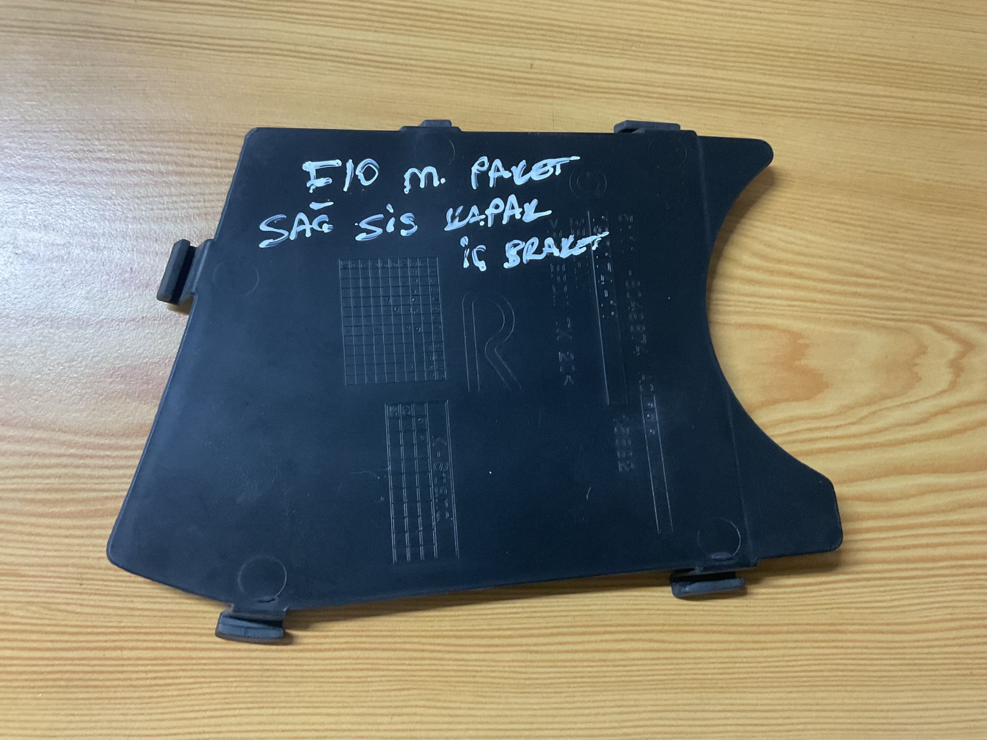 51118049674 8049674 BMW F10 ÖN SAĞ TAMPON IZGARA KAPAĞI ÇIKMA ORJİNAL