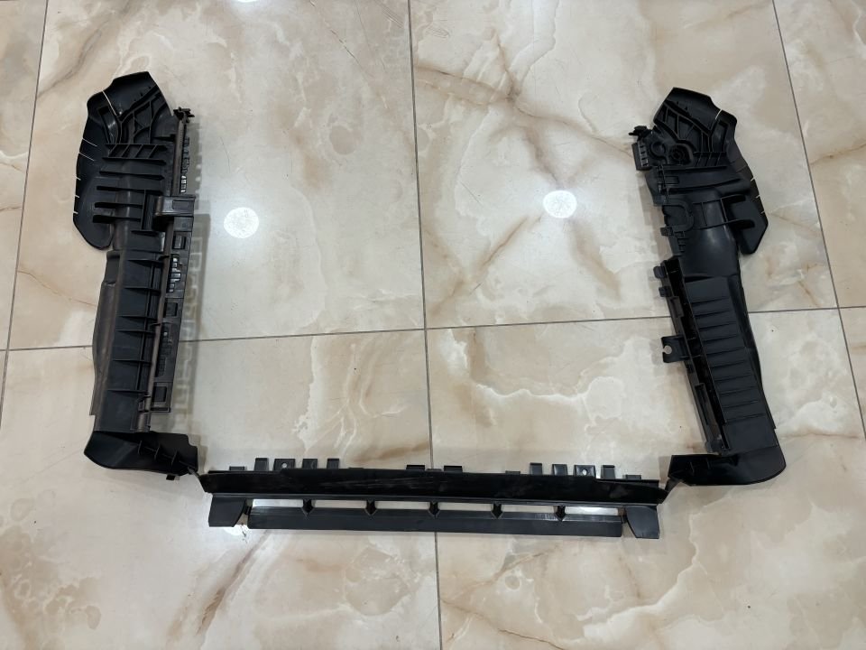 A2135050030 MERCEDES W213 W238 W253 W257 RADYAYÖR ÇERÇEVESİ SIFIR ORJ