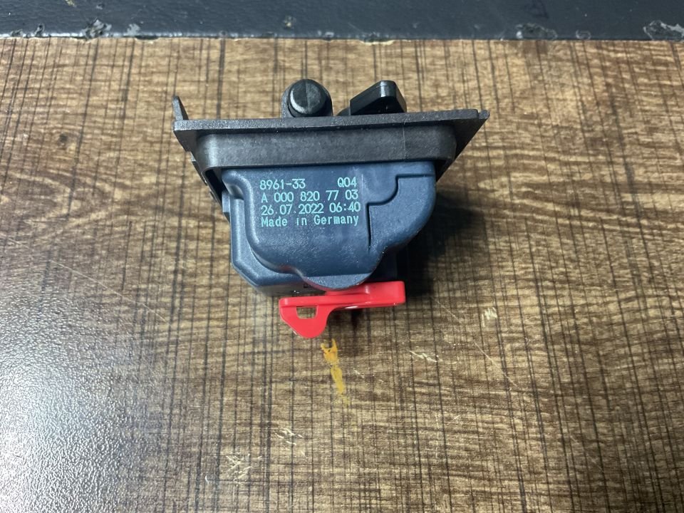 A0008207703 MERCEDES W117 W156 DEPO KAPAĞI KİLİT MOTORU SIFIR ORJİNAL