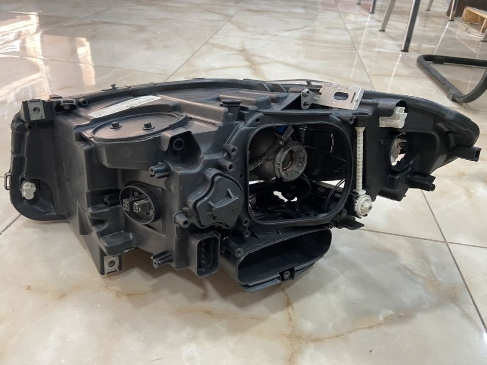 7343911 BMW F10 LCİ  XENON  SAĞ FAR ÇIKMA ORJİNAL 2013-2016