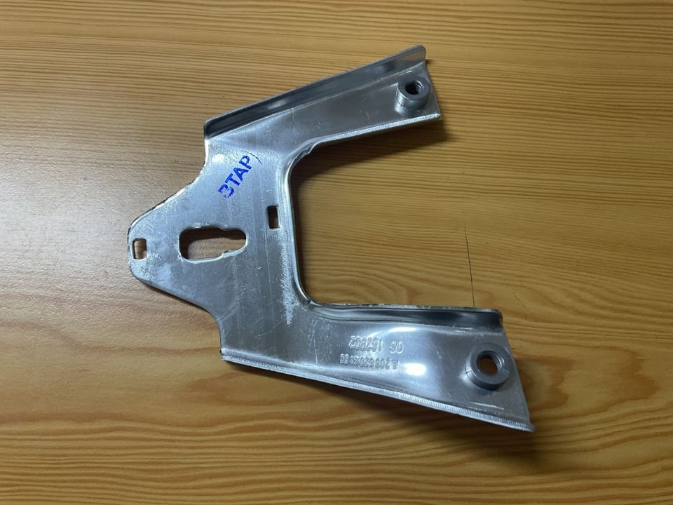 A2056204100 MERCEDES W205 ALT SAĞ RADYATÖR AYAĞI SIFIR Y.S