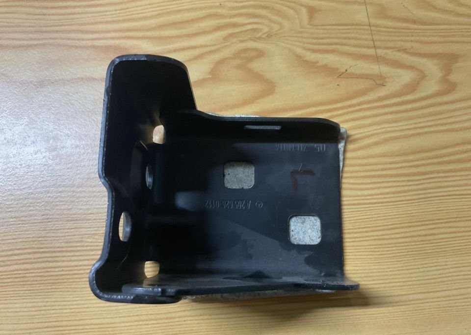 A2056260112 MERCEDES W205 ÖN SOL RADYATÖR BRAKETİ SIFIR ORJİNAL