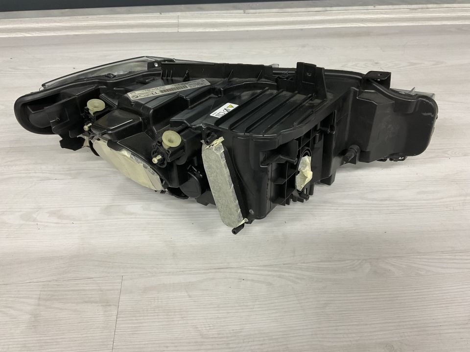 63117259525 7259525 BMW F30 F35 ÖN SOL XENON FAR ÇIKMA ORJİNAL (CAM KASA DEĞİŞMİŞ SU ALMAYA KARŞI GARANTİLİ)