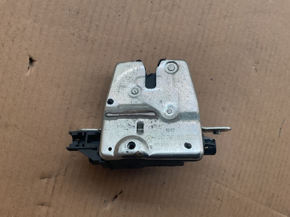 A4477401900 MERCEDES W447 VİTO BAGAJ KAPAK KİLİTİ ÇIKMA ORJİNAL