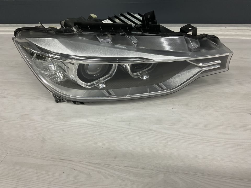 63117259526 7259526 BMW F30 ÖN SAĞ XENON FAR ÇIKMA ORJİNAL (CAM DEĞİŞMİŞ)