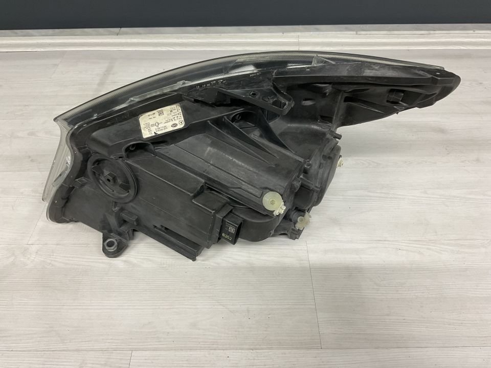 A4479063301 MERCEDES W447 124 CDI  ÖN SAĞ FAR ÇIKMA  ORJİNAL(KASA TAMİRLİ SU ALMAYA KARŞI GARANTİLİ)