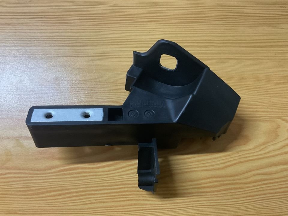 A2056203401 MERCEDES W205 ÖN ALT SOL FAR BRAKETİ SIFIR Y.S