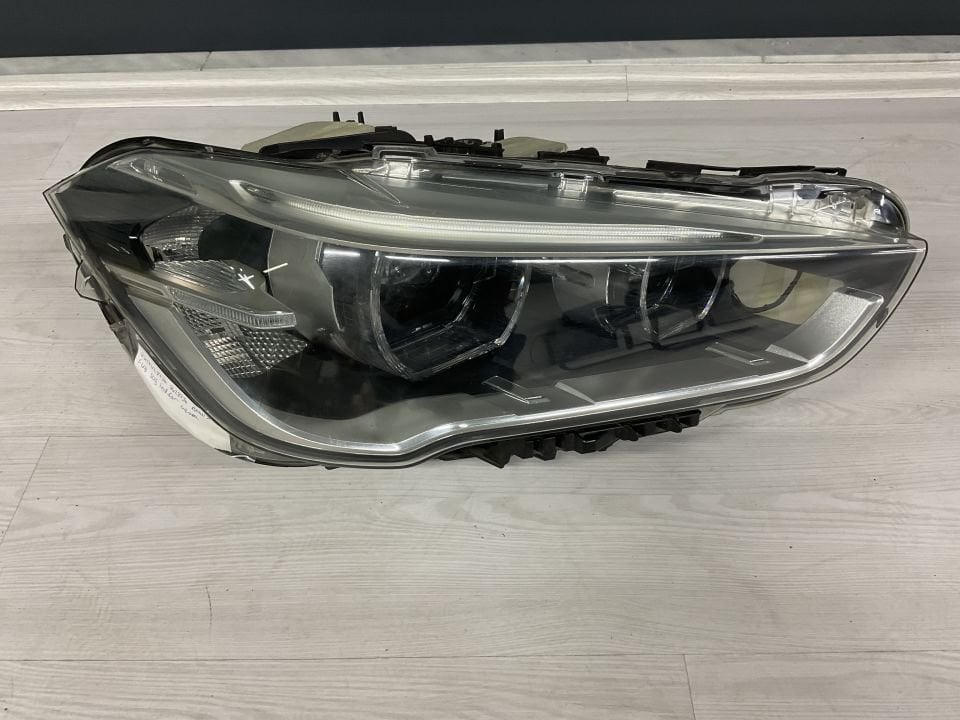 63117428736 7428736 BMW F48 ÖN SAĞ FAR ÇIKMA ORJİNAL(CAM KASA DEĞİŞMİŞ SU ALMAYA KARŞI GARANTİLİ)