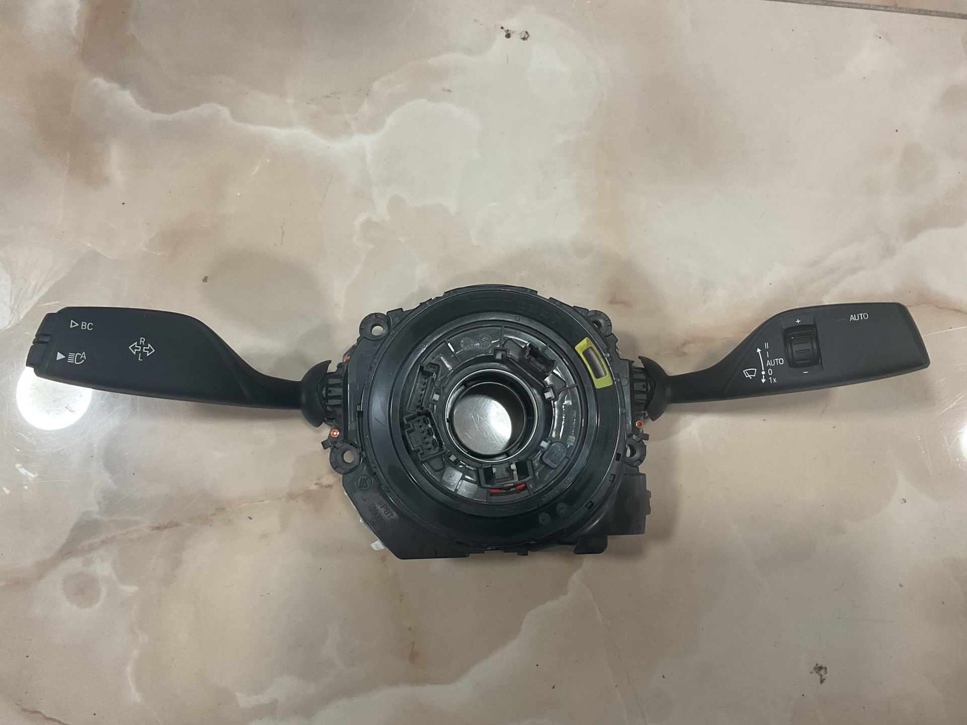 61319472547 9472547 BMW F44 G30 G11 G12 LCİ AİRBAG SARGISI ÇIKMA ORJİNAL