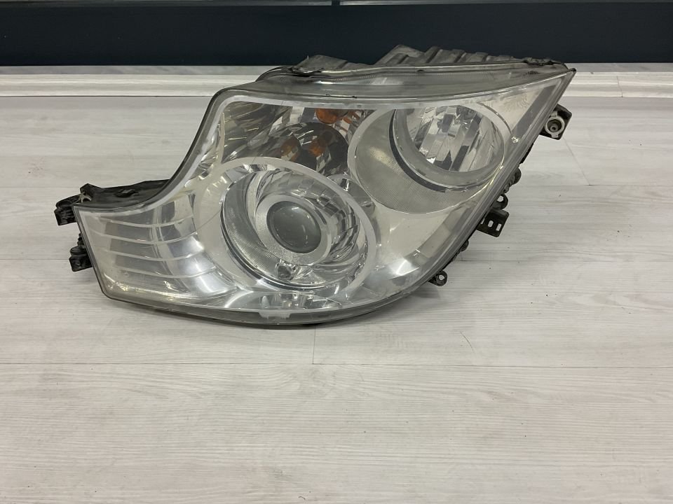 A9608200639 MERCEDES W960 ACTROS ÖN SOL ZENON FAR ÇIKMA ORJİNAL (HATASIZ)