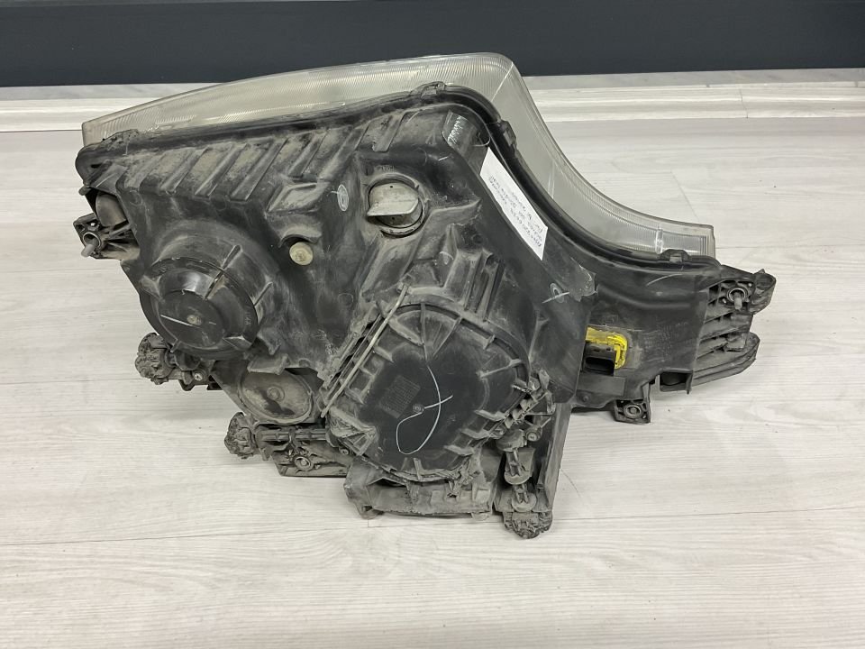 A9608200639 MERCEDES W960 ACTROS ÖN SOL ZENON FAR ÇIKMA ORJİNAL (HATASIZ)