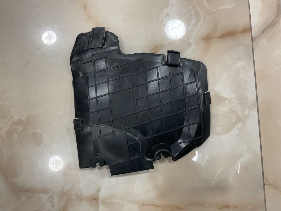 A2056900100 MERCEDES W205 ÖN ÇAMURLUK DAVLUMBAZ KAPAĞI SIFIR Y.S