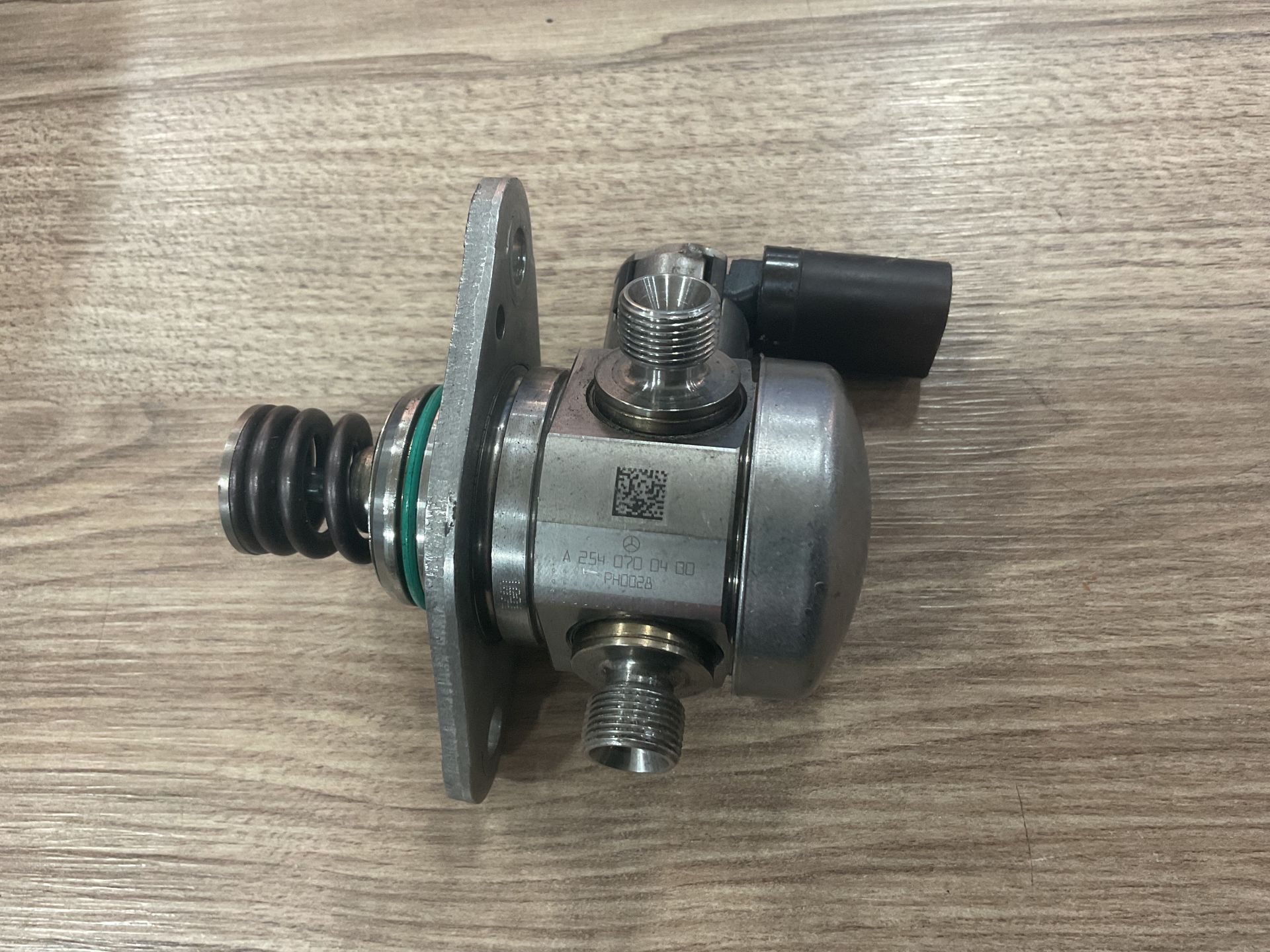 A2540700400 MERCEDES W254 W256 YÜKSEK BASINÇ POMPASI ÇIKMA ORJİNAL