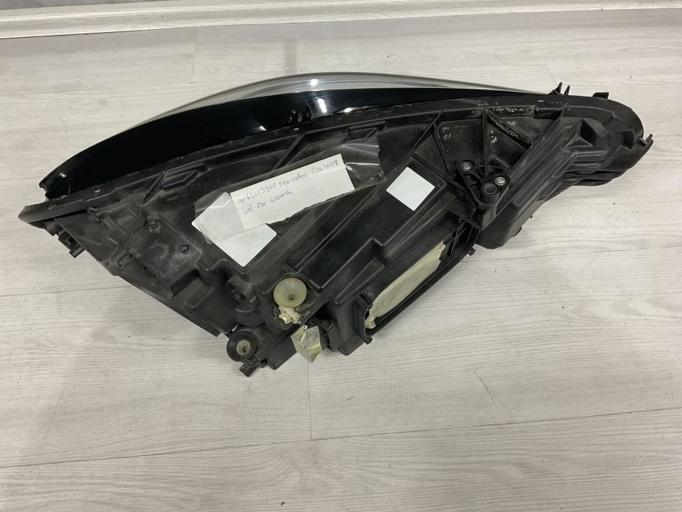 A1189063900 MERCEDES W118 ÖN SOL FAR ÇIKMA ORJİNAL (CAM DEĞİŞMİŞ SU ALMAYA KARŞI GARANTİLİ)