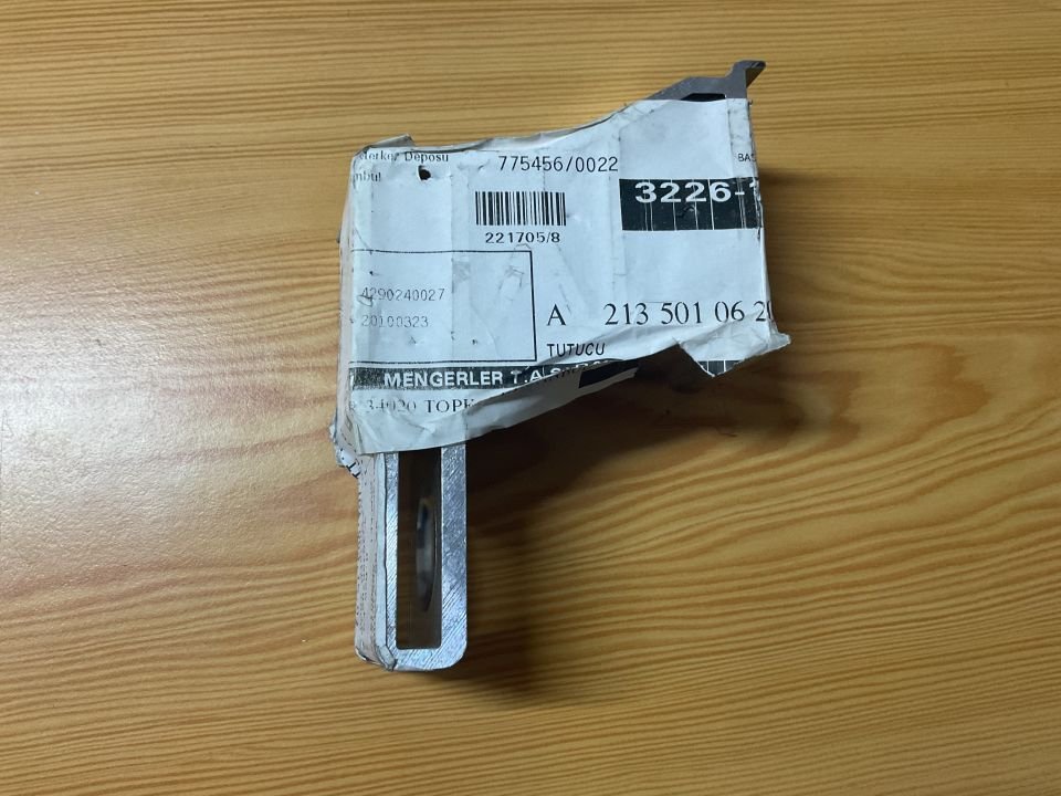 A2135010620 MERCEDES W213 ÖN SOL ALT RADYATÖR AYAĞI SIFIR ORJİNAL