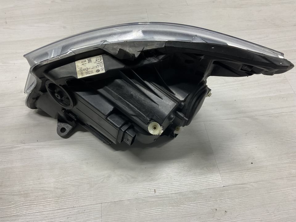 A4479060201 MERCEDES W447 ÖN SAĞ FAR ÇIKMA ORJİNAL(KASA TAMİRLİ CAM DEĞİŞMİŞ SU ALMAYA KARŞI GARANTİLİ)