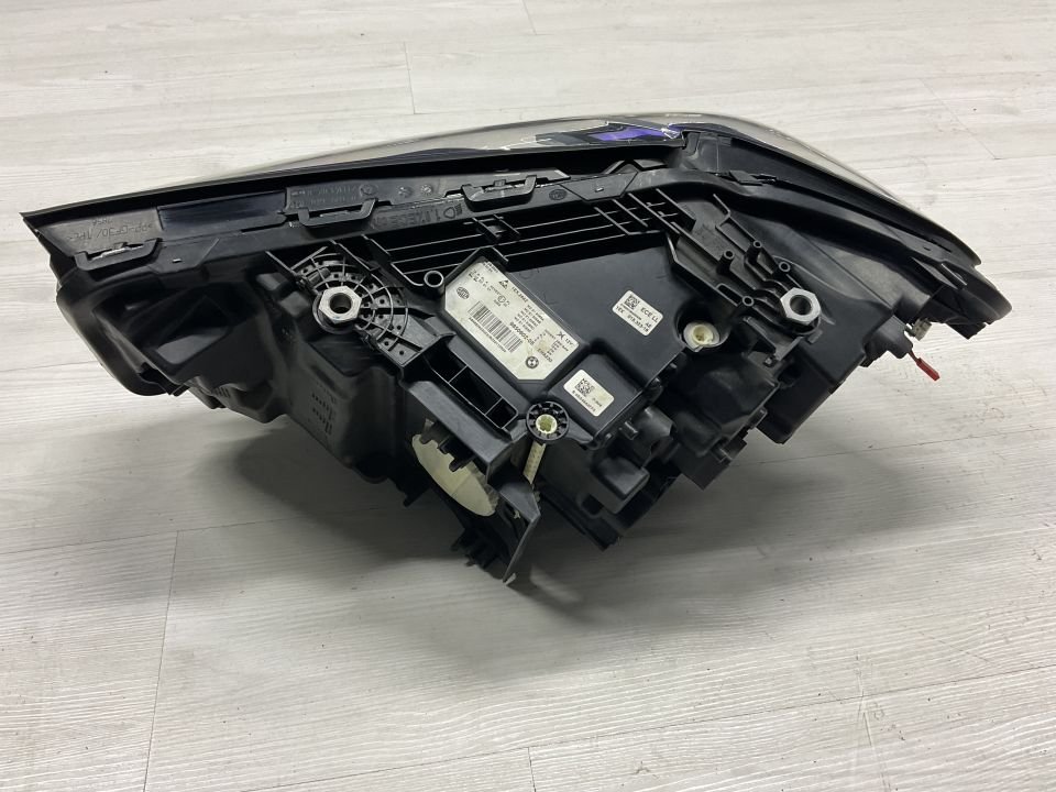 9850602 BMW G20 ADAPTİVE ÖN SAĞ FAR ÇIKMA ORJİNAL(AYAK TAMİRLİ)