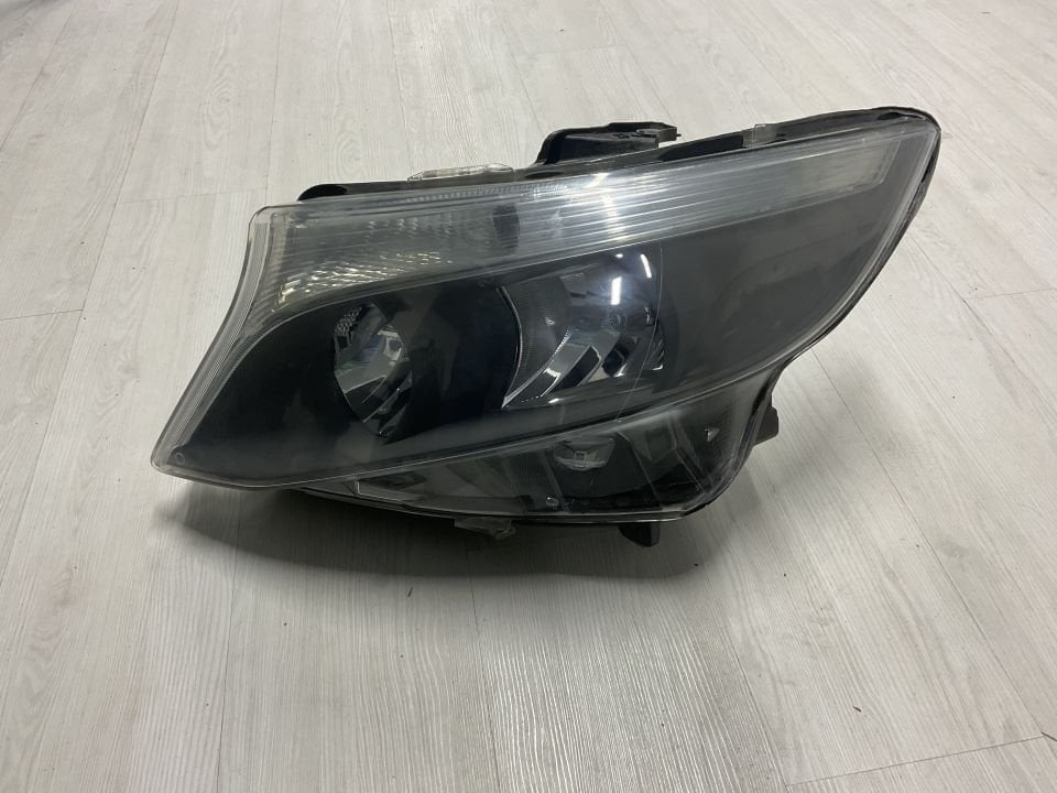 A4479067700 MERCEDES W447 ÖN SOL FAR ÇIKMA ORJİNAL(CAM DEĞİŞMİŞ KASA TAMİRLİ)