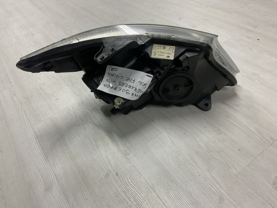 A4479067700 MERCEDES W447 ÖN SOL FAR ÇIKMA ORJİNAL(CAM DEĞİŞMİŞ KASA TAMİRLİ)