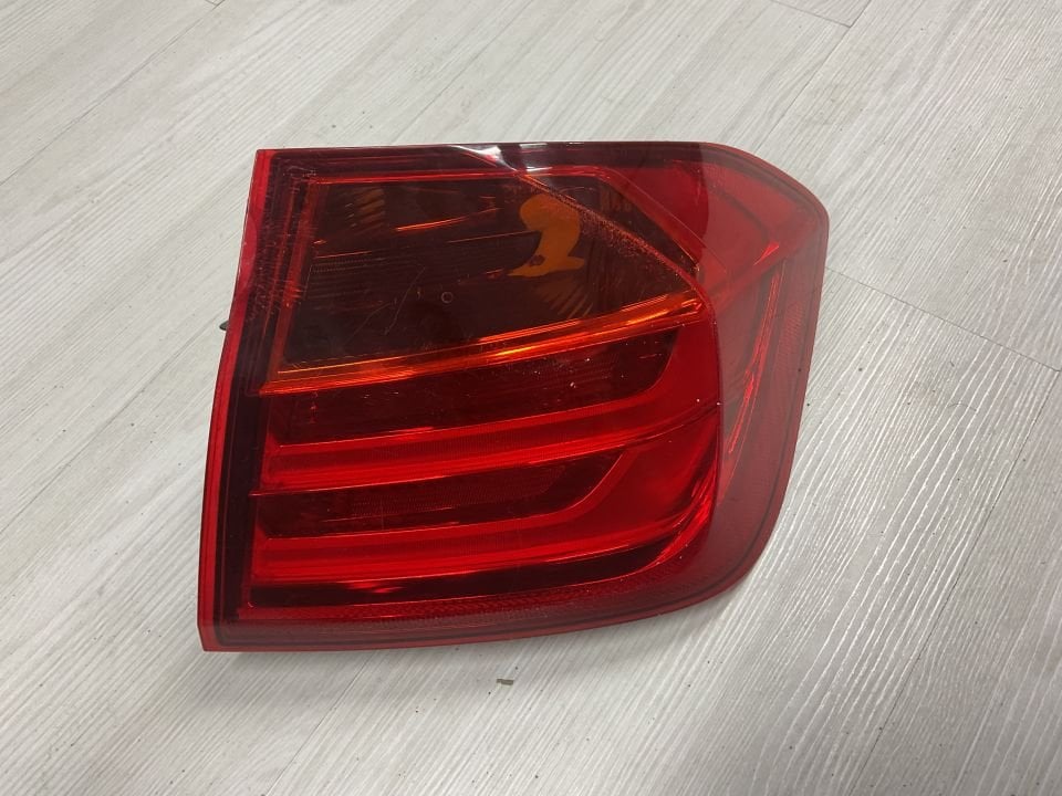 63217312846 7312846 BMW F30 F35 SAĞ ÇAMURLUK DIŞ STOP ÇIKMA ORJİNAL