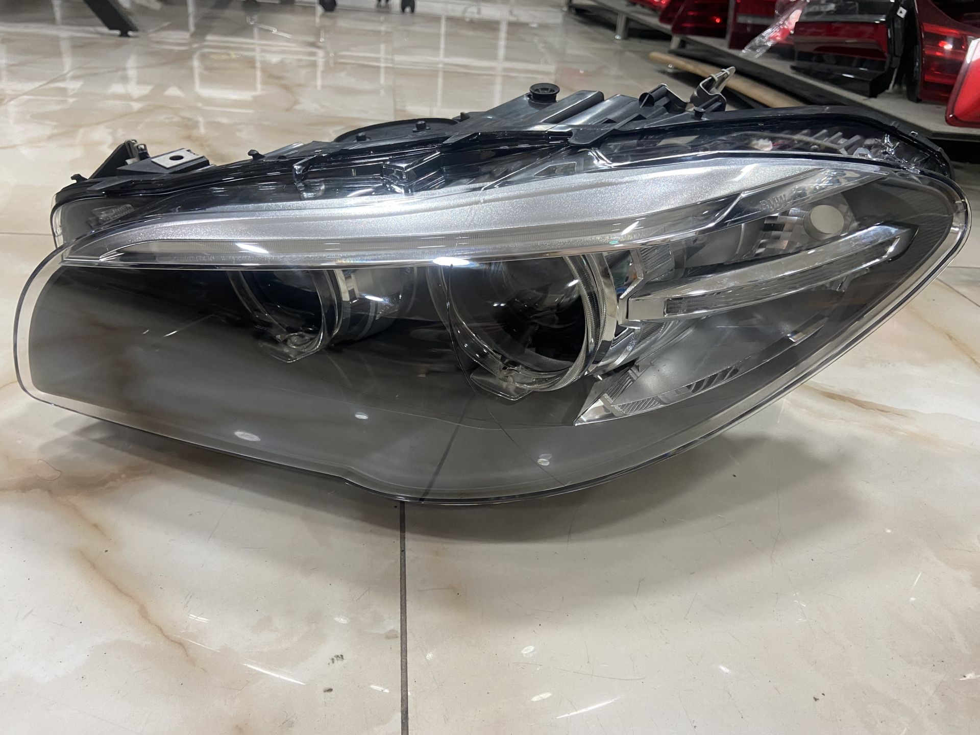 BMW F10 XENON LCİ SOL ÖN FAR ÇIKMA ORJİNAL