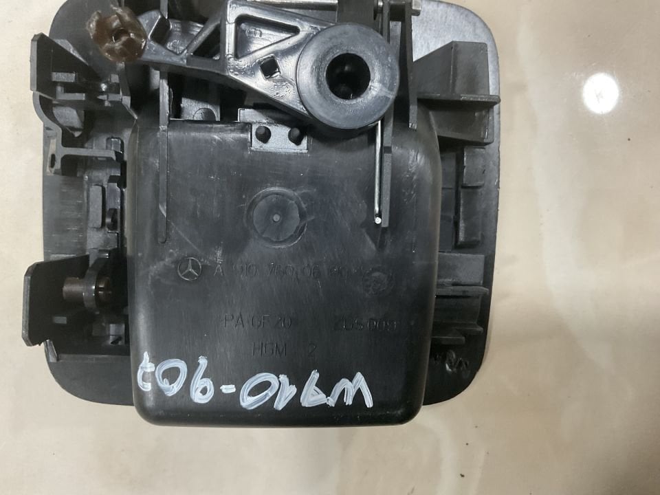A9107600600 MERCEDES W907 W910 SPRİNTER İÇ KAPI KOLU ÇIKMA ORJİNAL