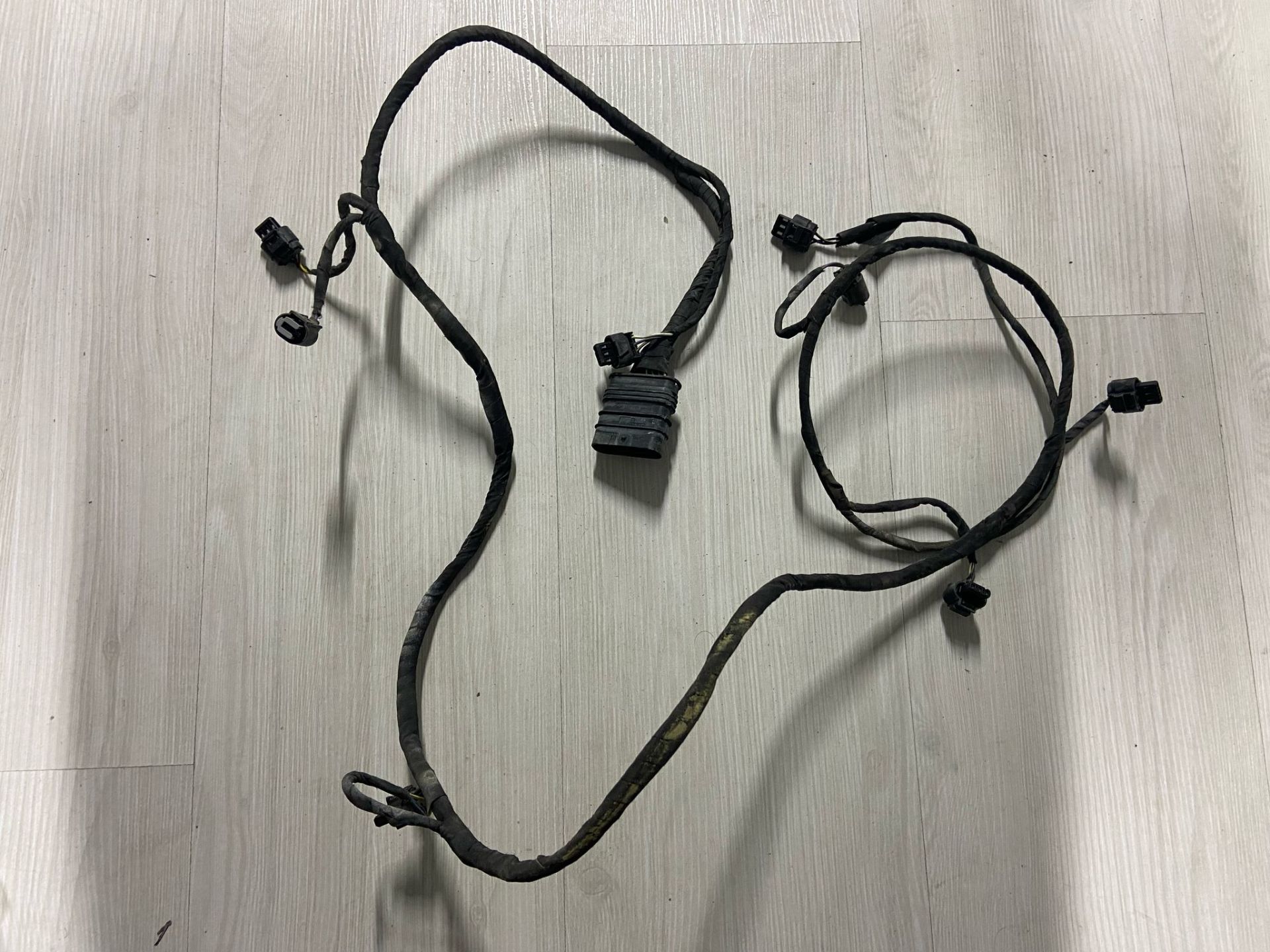 A2125407313 MERCEDES WA205212 E180 E200 ÖN PARK SENSÖR TESİSATI ÇIKMA ORJİNAL