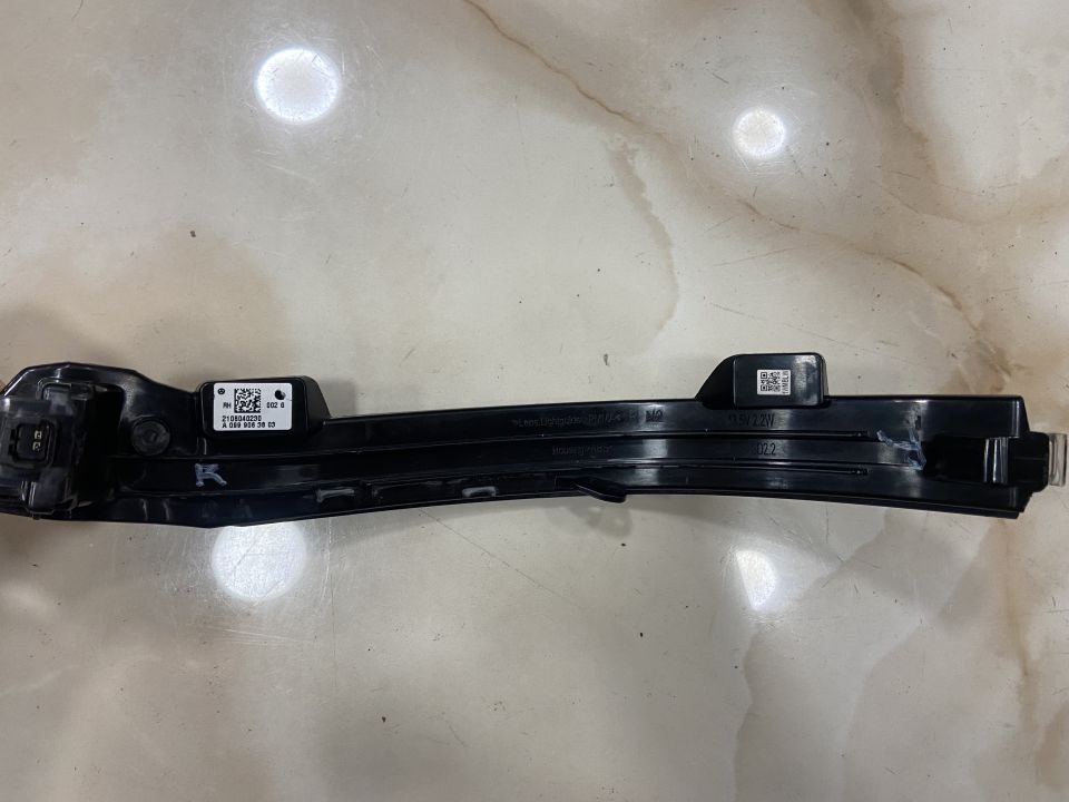 A0999063803 MERCEDES W206 W236 W254 W295 SAĞ SİNYAL LAMBASI ÇIKMA ORJİNAL