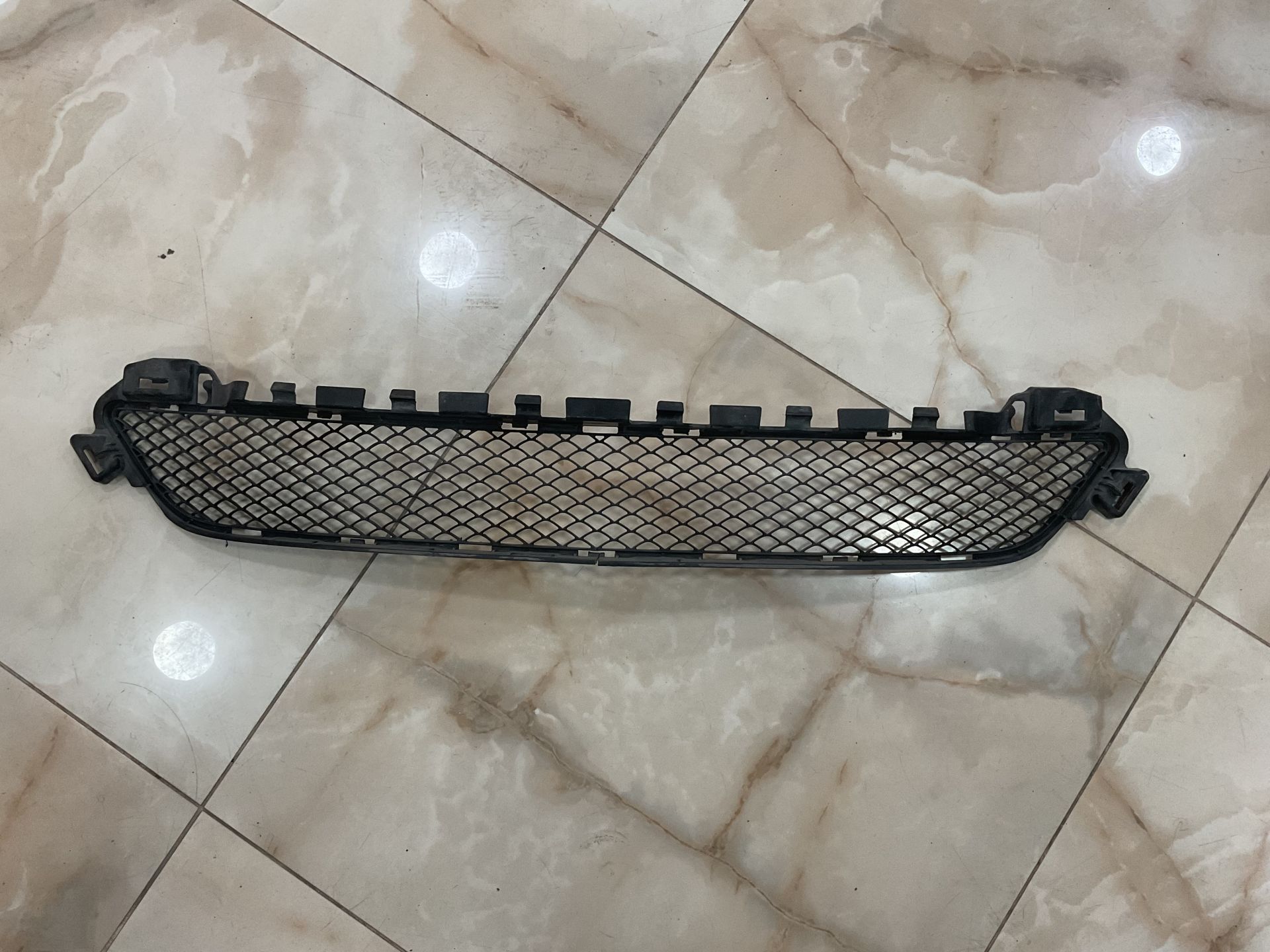 A2058850423 MERCEDES W205 C180 C200 ÖN TAMPONORTA  IZGARASI ÇIKMA ORJİNAL