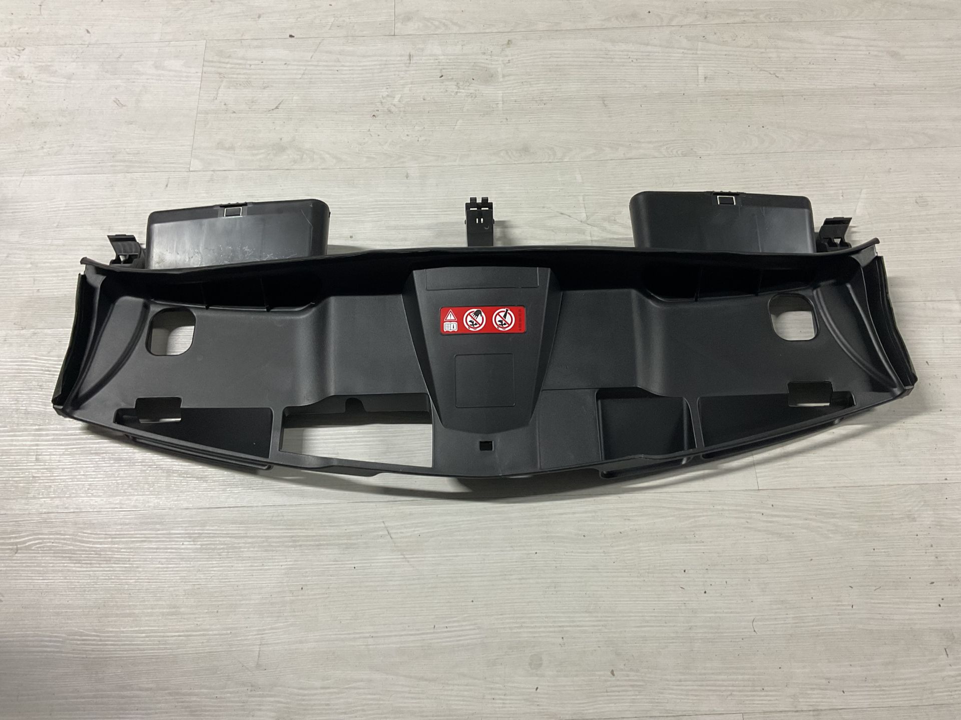 A2125000255 MERCEDES W212 ÖN PANEL ÜST PLASTİK SIFIR ORJİNAL